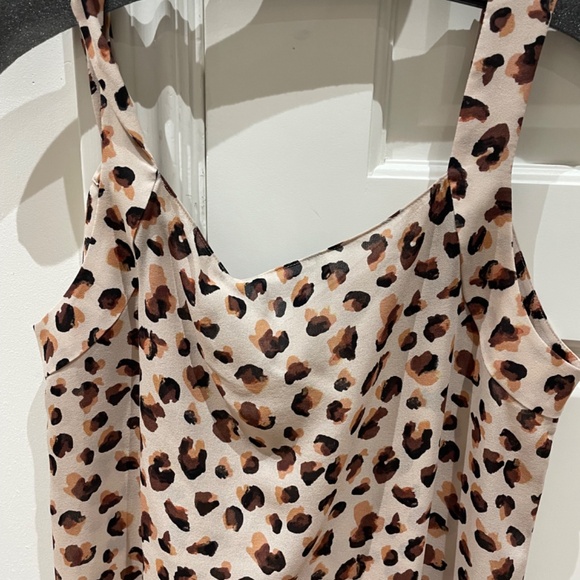 Theory 100% Silk top - Picture 3 of 4